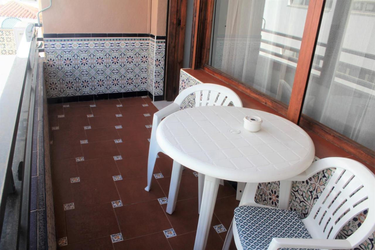 Elizabeth Beach Apartment With Seaviews! توريمولينوس المظهر الخارجي الصورة