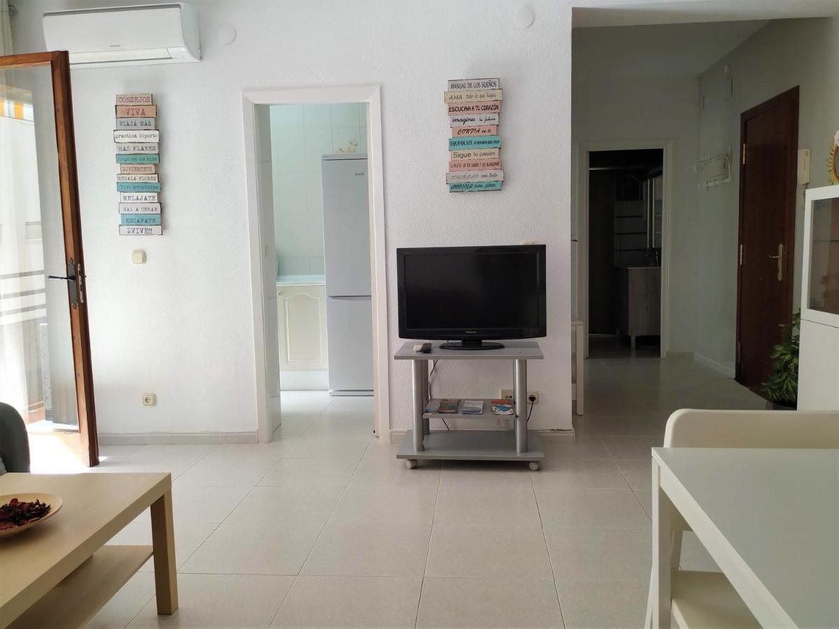 Elizabeth Beach Apartment With Seaviews! توريمولينوس المظهر الخارجي الصورة